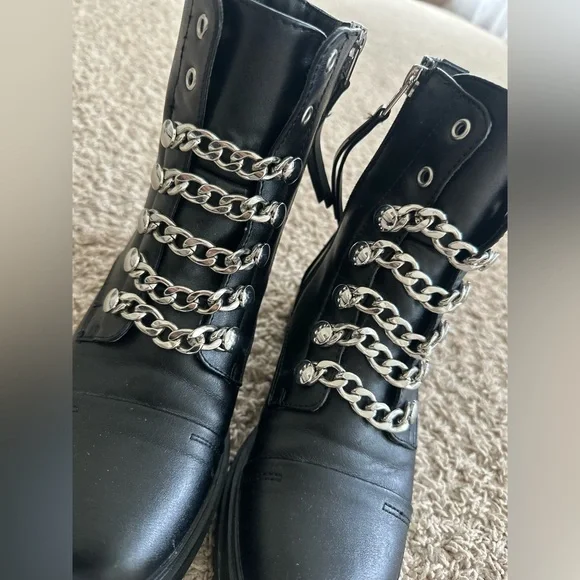 Circus by Sam Edelman Black Combat
Boots - Size 6 - Picture 9 of 9